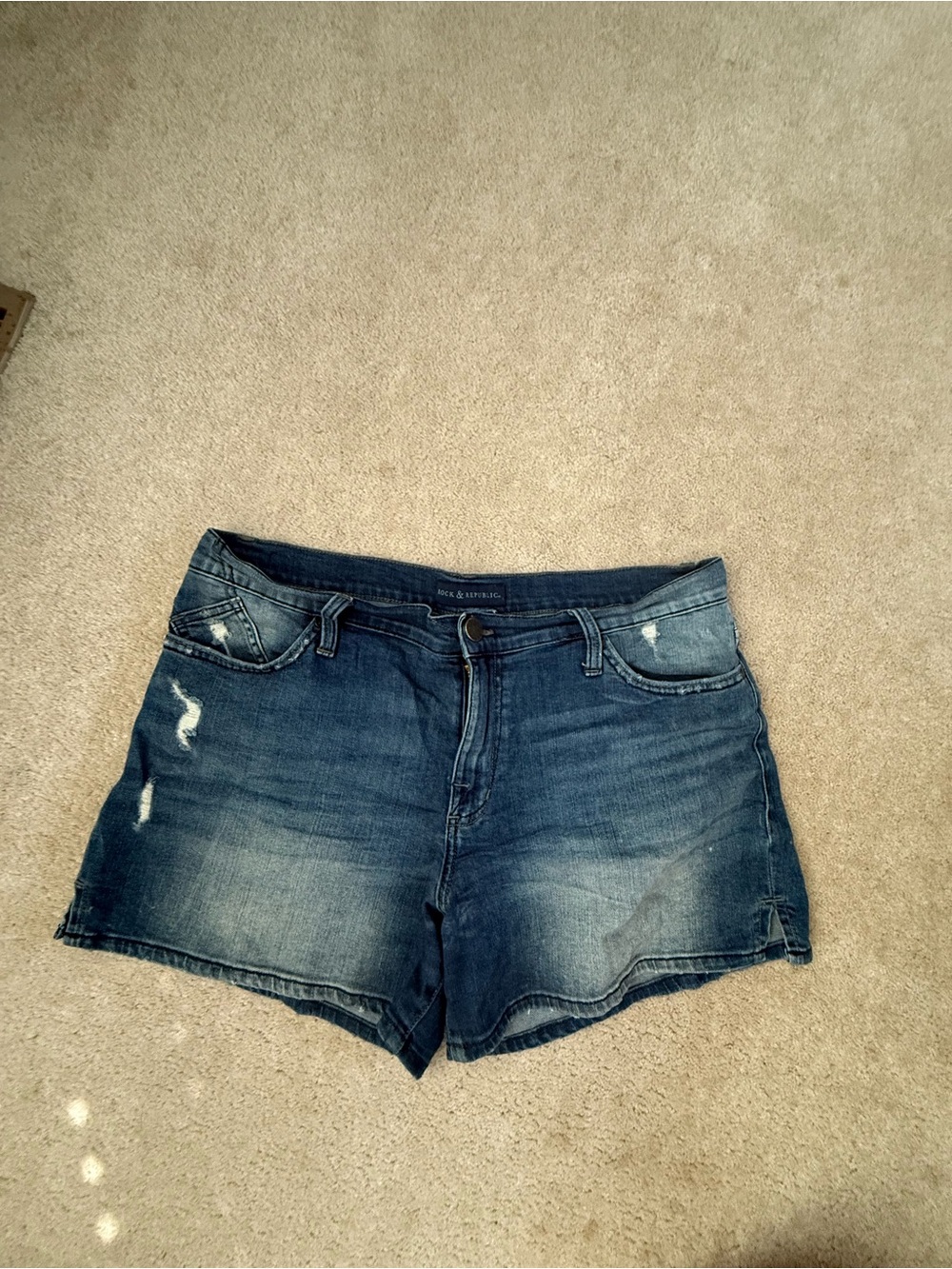Women’s Rock & republic denim jean shorts size 16/18